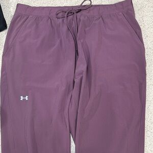 Under Armour Joggers in Plum